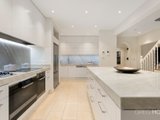 https://images.listonce.com.au/custom/160x/listings/210-nelson-road-south-melbourne-vic-3205/225/01088225_img_04.jpg?HA1hlFWBXvA