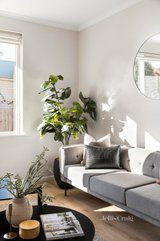 https://images.listonce.com.au/custom/160x/listings/210-normanby-avenue-thornbury-vic-3071/234/01405234_img_02.jpg?VDDSKrAAdXE