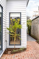 https://images.listonce.com.au/custom/160x/listings/210-westgarth-street-northcote-vic-3070/385/01610385_img_08.jpg?ZWLWWDGyK7Y