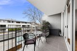 https://images.listonce.com.au/custom/160x/listings/210122-ormond-road-elwood-vic-3184/863/01927863_img_07.jpg?QSFox4pudBk