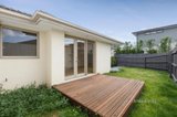 https://images.listonce.com.au/custom/160x/listings/2104-parkmore-road-bentleigh-east-vic-3165/968/01592968_img_09.jpg?v6Okw_FUKX4