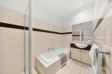 https://images.listonce.com.au/custom/160x/listings/211-curlew-court-doncaster-vic-3108/068/01984068_img_08.jpg?Cb0M7oclYlA