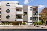 https://images.listonce.com.au/custom/160x/listings/211-domville-avenue-hawthorn-vic-3122/102/01681102_img_08.jpg?zcBIutlnFNo
