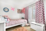 https://images.listonce.com.au/custom/160x/listings/211-elgata-close-meadow-heights-vic-3048/402/01982402_img_06.jpg?wAl0icCMCLw