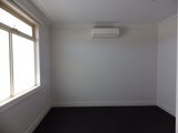 https://images.listonce.com.au/custom/160x/listings/211-margaret-street-oak-park-vic-3046/461/01927461_img_02.jpg?v8mpdhh7mu4