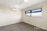 https://images.listonce.com.au/custom/160x/listings/211-nevin-parade-viewbank-vic-3084/676/01990676_img_09.jpg?Hz7kzfMLMGY