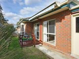 https://images.listonce.com.au/custom/160x/listings/211-norman-road-croydon-vic-3136/612/00620612_img_10.jpg?bogRrKuz_I0