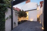 https://images.listonce.com.au/custom/160x/listings/211-park-street-south-melbourne-vic-3205/993/01594993_img_15.jpg?ncac8GUbPck