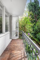 https://images.listonce.com.au/custom/160x/listings/211-rockley-road-south-yarra-vic-3141/625/01189625_img_10.jpg?d4sHXqgrhJQ