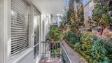 https://images.listonce.com.au/custom/160x/listings/211-rockley-road-south-yarra-vic-3141/985/01705985_img_08.jpg?WLe0aUdvV1A