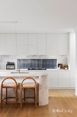 https://images.listonce.com.au/custom/160x/listings/211-skeffington-street-bellfield-vic-3081/385/01747385_img_08.jpg?0aza2atT4w4