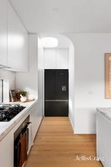 https://images.listonce.com.au/custom/160x/listings/211-skeffington-street-bellfield-vic-3081/385/01747385_img_09.jpg?1hQI0DXKvuo