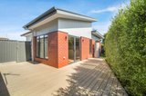 https://images.listonce.com.au/custom/160x/listings/211-walton-street-wendouree-vic-3355/217/01581217_img_02.jpg?HubRW7V6MNY