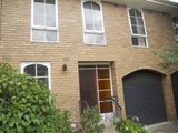 https://images.listonce.com.au/custom/160x/listings/2110-wellington-street-kew-vic-3101/233/01821233_img_01.jpg?2v_paE9H9rw