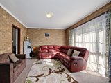 https://images.listonce.com.au/custom/160x/listings/21102-croydon-road-croydon-vic-3136/369/01525369_img_03.jpg?SGgNtQpG4cA