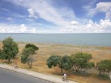 https://images.listonce.com.au/custom/160x/listings/2113-esplanade-williamstown-vic-3016/061/01614061_img_04.jpg?Zv4pRXwkMZg