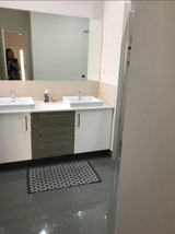 https://images.listonce.com.au/custom/160x/listings/21167-main-road-eltham-vic-3095/470/01722470_img_13.jpg?z7O4X2fQ1wg