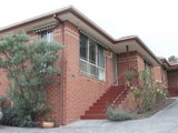 https://images.listonce.com.au/custom/160x/listings/212-edward-road-chirnside-park-vic-3116/523/01529523_img_09.jpg?Cm_tlnLzdH8