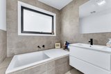 https://images.listonce.com.au/custom/160x/listings/212-fortescue-grove-vermont-south-vic-3133/982/01935982_img_05.jpg?QY0xE-fZEdw