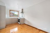 https://images.listonce.com.au/custom/160x/listings/212-grampian-street-preston-vic-3072/044/01933044_img_03.jpg?r81-jgipKh4
