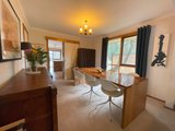 https://images.listonce.com.au/custom/160x/listings/212-myrtle-grove-blackburn-vic-3130/687/01778687_img_04.jpg?QJlsH679Vsc