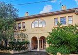 https://images.listonce.com.au/custom/160x/listings/212-wimbledon-avenue-elwood-vic-3184/904/01794904_img_10.jpg?0V5MVZMsazo