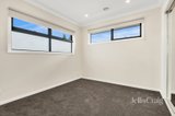 https://images.listonce.com.au/custom/160x/listings/2124-scott-grove-kingsbury-vic-3083/946/01875946_img_06.jpg?rep--gLCP-g