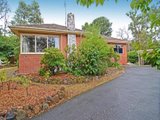 https://images.listonce.com.au/custom/160x/listings/2127-geelong-road-mount-helen-vic-3350/864/01575864_img_01.jpg?ivN5DjfgCXI