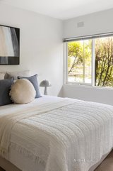 https://images.listonce.com.au/custom/160x/listings/213-dixon-street-malvern-vic-3144/580/01605580_img_08.jpg?Kwmjxx2B8zE