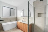 https://images.listonce.com.au/custom/160x/listings/213-hoban-avenue-montmorency-vic-3094/941/01724941_img_08.jpg?UCVblcQqCdA
