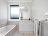 https://images.listonce.com.au/custom/160x/listings/213-rowan-street-croydon-vic-3136/539/01528539_img_08.jpg?5Y0Xz8yhSw0