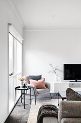 https://images.listonce.com.au/custom/160x/listings/213-salisbury-street-moonee-ponds-vic-3039/490/01247490_img_03.jpg?am8qRyEiZUQ