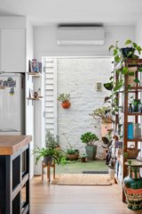 https://images.listonce.com.au/custom/160x/listings/213-young-street-albert-park-vic-3206/497/01948497_img_08.jpg?qX7pmqcxRPg