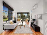 https://images.listonce.com.au/custom/160x/listings/2135-ormond-esplanade-elwood-vic-3184/521/01793521_img_02.jpg?4gm0HH759AI
