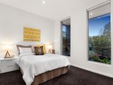 https://images.listonce.com.au/custom/160x/listings/2135-ormond-esplanade-elwood-vic-3184/521/01793521_img_05.jpg?GvtIviU6ydI