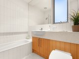 https://images.listonce.com.au/custom/160x/listings/2135-ormond-esplanade-elwood-vic-3184/521/01793521_img_08.jpg?RVc1nFFy46k