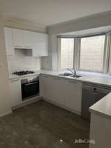 https://images.listonce.com.au/custom/160x/listings/214-16-ramsden-street-clifton-hill-vic-3068/720/01947720_img_11.jpg?VHC8GKaDgGM