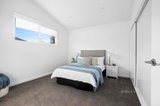 https://images.listonce.com.au/custom/160x/listings/214-carlisle-street-woodend-vic-3442/832/01897832_img_09.jpg?aSA9VNFB6B0