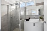 https://images.listonce.com.au/custom/160x/listings/214-carlisle-street-woodend-vic-3442/832/01897832_img_10.jpg?PN1F3LuCeIY