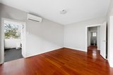https://images.listonce.com.au/custom/160x/listings/214-chapel-street-st-kilda-vic-3182/944/01947944_img_04.jpg?rzUC63rv6TQ