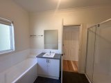 https://images.listonce.com.au/custom/160x/listings/214-corinella-road-woodend-vic-3442/948/01584948_img_09.jpg?k3ZR4BaHYiM