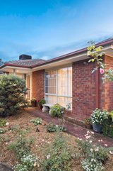https://images.listonce.com.au/custom/160x/listings/214-drovers-court-vermont-south-vic-3133/463/01474463_img_20.jpg?pCIcytx4fhs