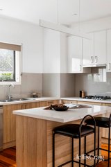 https://images.listonce.com.au/custom/160x/listings/214-poplar-crescent-bellfield-vic-3081/717/01927717_img_04.jpg?-M4-FzE_n88