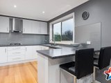 https://images.listonce.com.au/custom/160x/listings/214-russell-avenue-mooroolbark-vic-3138/271/01526271_img_03.jpg?iDSCfkcasuA