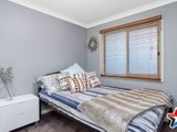 https://images.listonce.com.au/custom/160x/listings/214-russell-avenue-mooroolbark-vic-3138/271/01526271_img_07.jpg?ZQfYHQGpr24