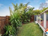 https://images.listonce.com.au/custom/160x/listings/214-russell-avenue-mooroolbark-vic-3138/271/01526271_img_12.jpg?jaymmiENjho