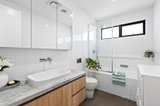 https://images.listonce.com.au/custom/160x/listings/2145-blackshaws-road-newport-vic-3015/338/01399338_img_13.jpg?ParwU0SKl28