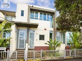 https://images.listonce.com.au/custom/160x/listings/2146-mills-street-albert-park-vic-3206/963/01731963_img_01.jpg?lG03sdMbcro