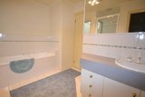 https://images.listonce.com.au/custom/160x/listings/215-anglo-court-mooroolbark-vic-3138/915/01781915_img_05.jpg?Rvt149Eq8f4