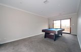 https://images.listonce.com.au/custom/160x/listings/215-emerald-street-mount-waverley-vic-3149/933/01848933_img_03.jpg?HPjFjuEsQ_I